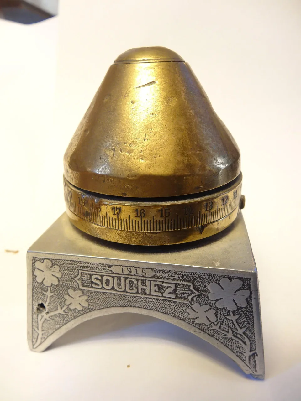 Presse-papier décoratif fabriqué avec une fusée allemande, souvenir de tranchée
