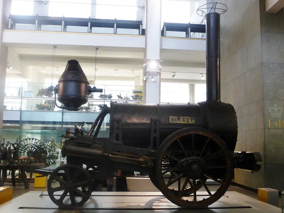 Révolution industrielle : locomotive Rocket (1829) au Science Museum de Londres, pionnière du chemin de fer