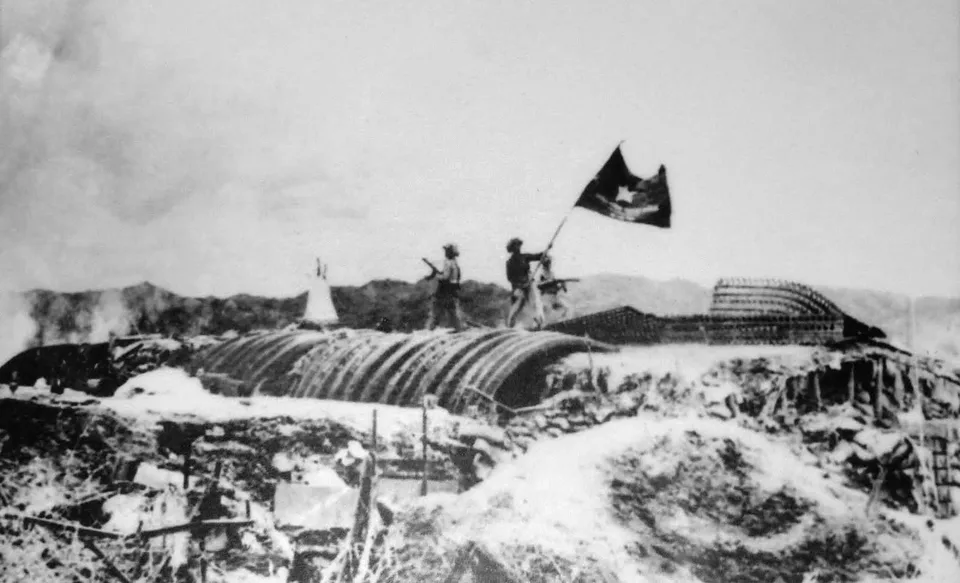 Photo des tranchées françaises lors de la bataille de Dien Bien Phu