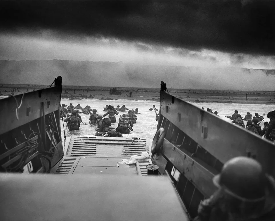 Débarquement 1944 : LCVP ouvre sa rampe vers Omaha sous le feu