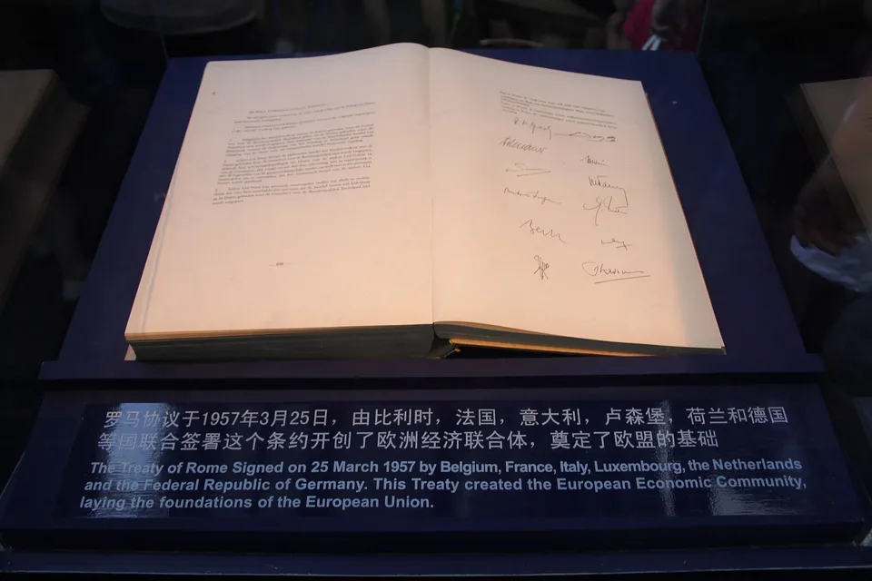 Document original signé du Traité de Rome en 1957, acte fondateur de la Communauté économique européenne