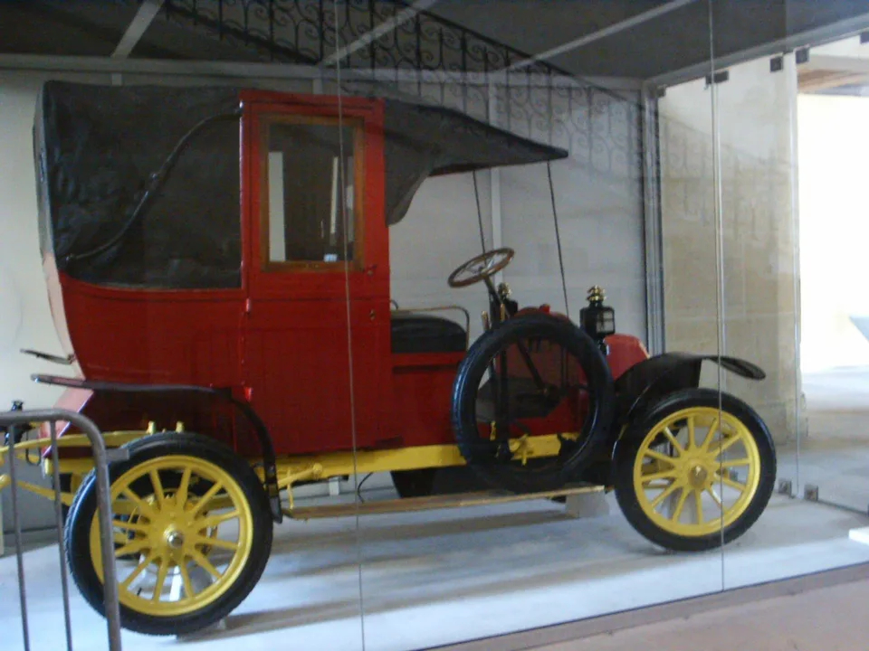 Renault Taxi de la Marne utilisé pour transporter les troupes en 1914