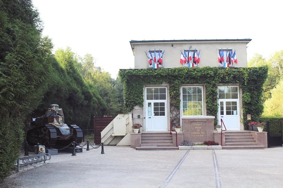 Vue de la clairière de l’Armistice à Rethondes, forêt de Compiègne
