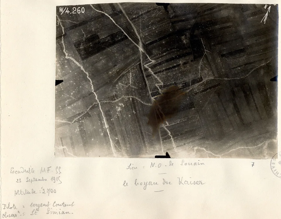 Photo aérienne d’un boyau de tranchée à Souain, Marne, 1915