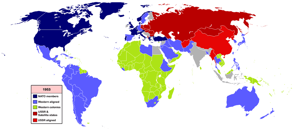 Carte mondiale de 1953 montrant les pays membres de l’OTAN, alignés occidentaux et soviétiques