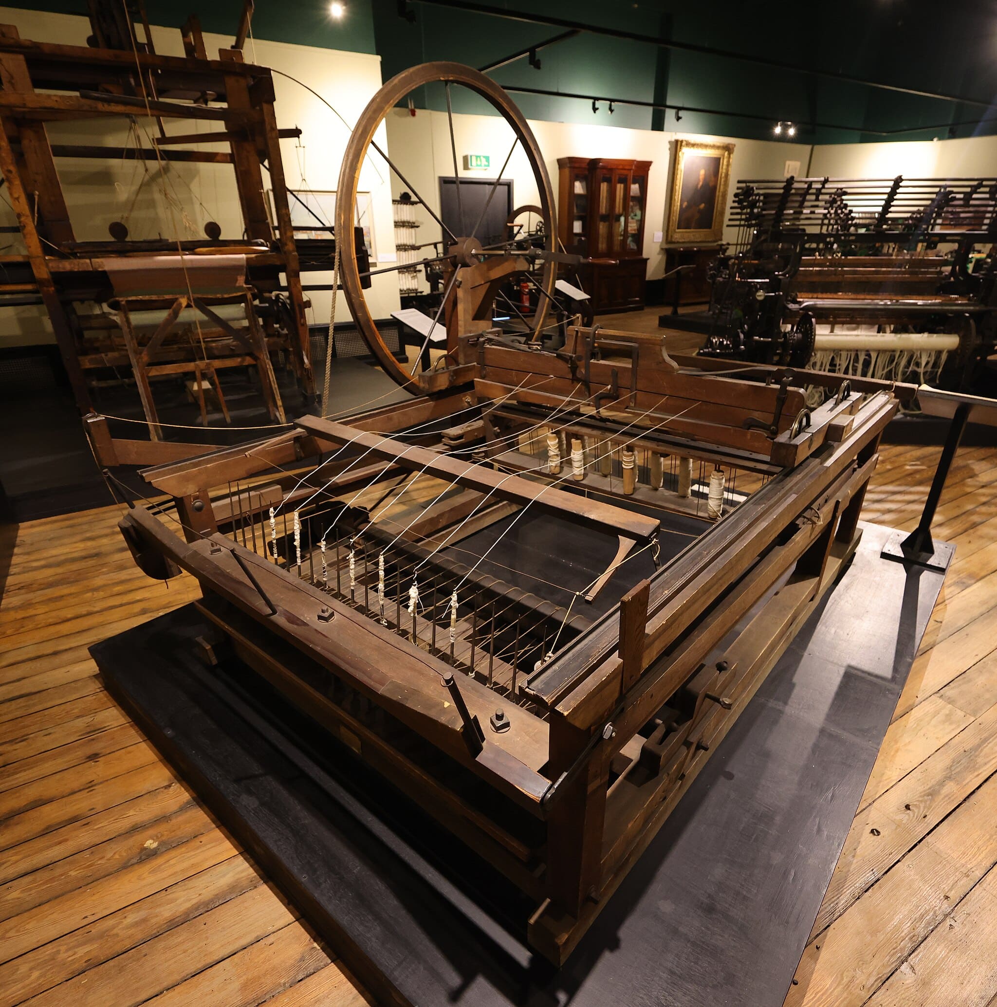 Machine Spinning Jenny exposée dans un musée, invention de 1764