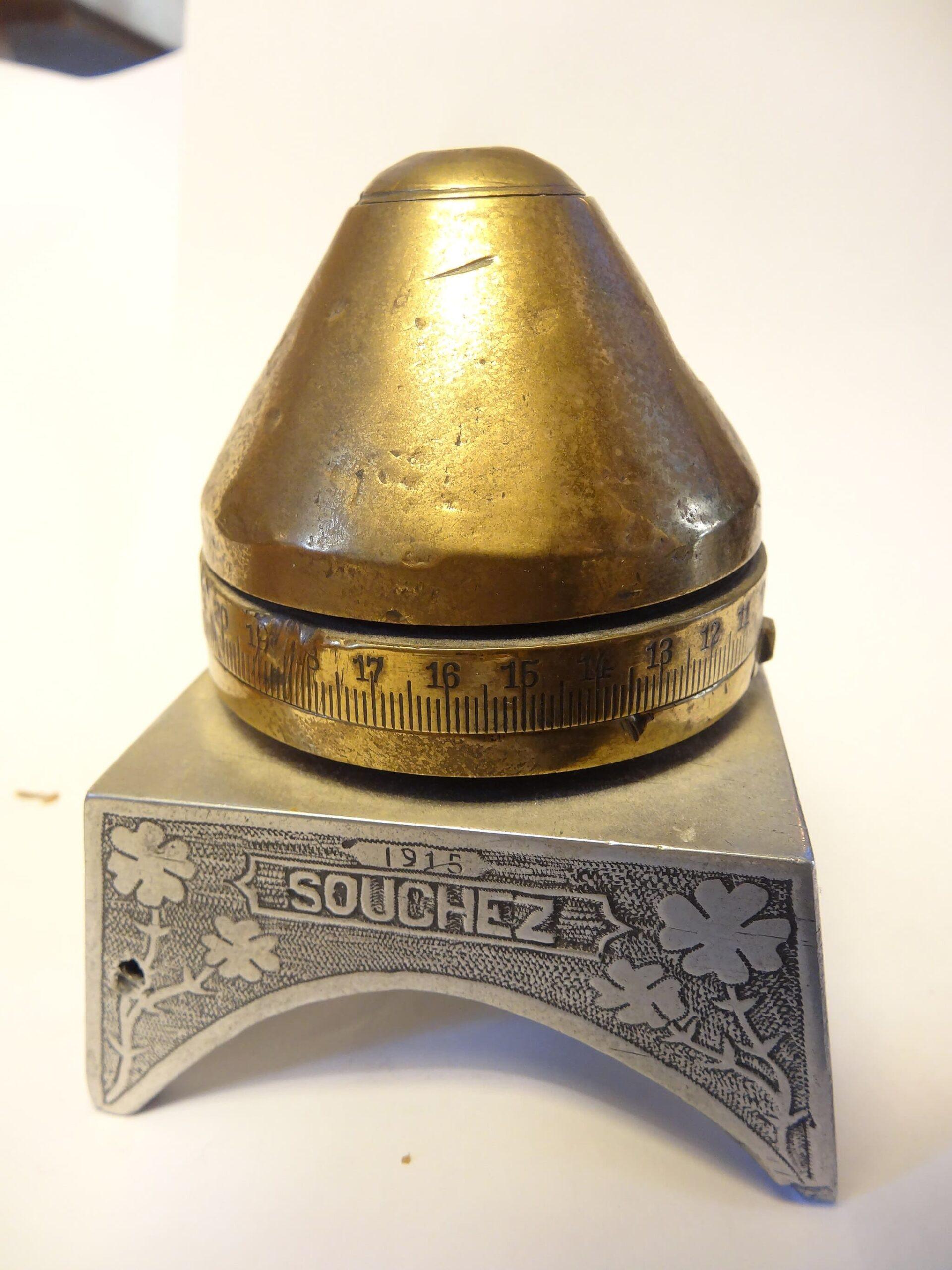 Presse-papier décoratif fabriqué avec une fusée allemande, souvenir de tranchée