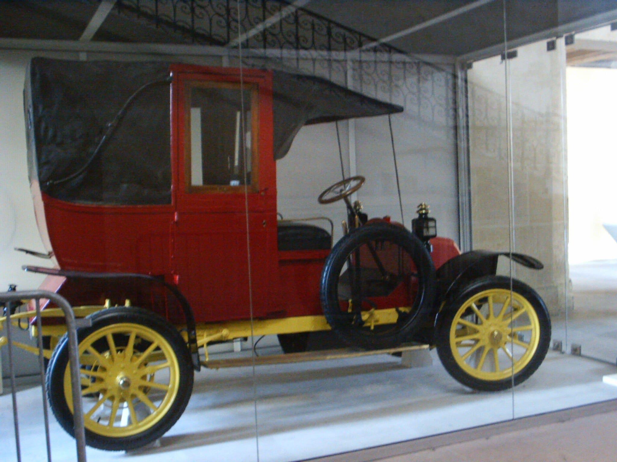 Renault Taxi de la Marne utilisé pour transporter les troupes en 1914