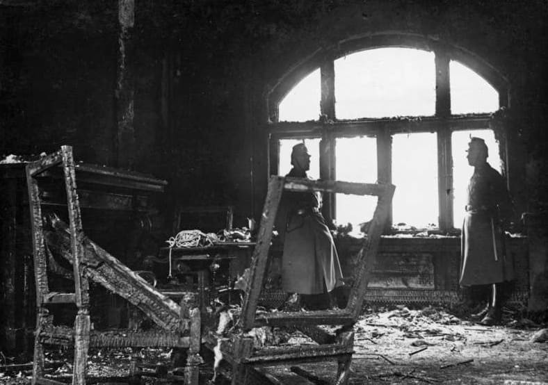 Hitler et le nazisme, loge du Reichstag carbonisée après l’incendie