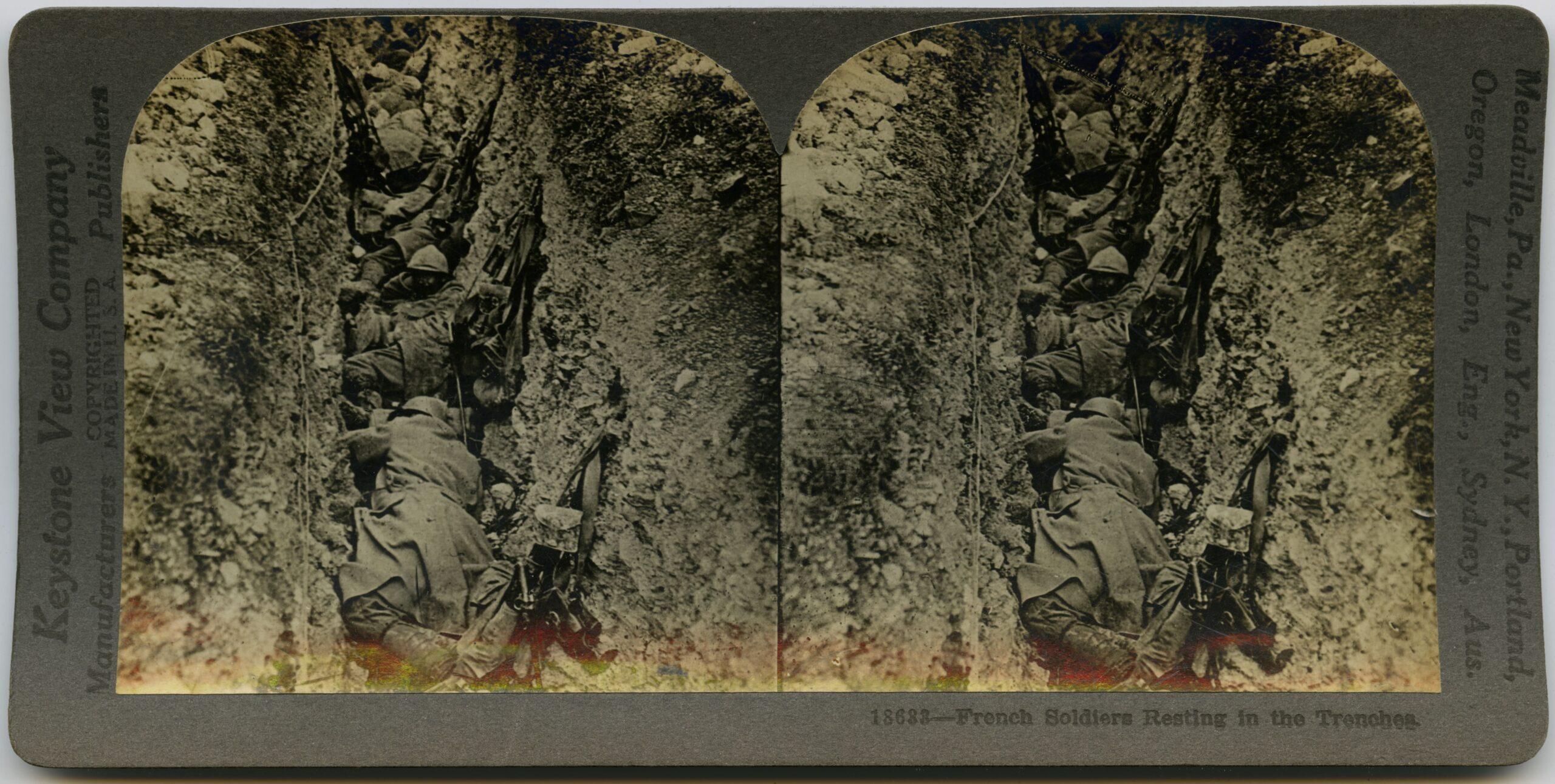 Soldats français se reposant dans une tranchée, vue stéréoscopique, Première Guerre mondiale