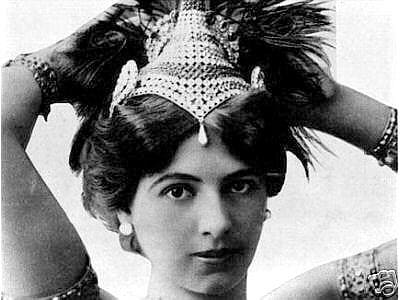 Portrait de Mata Hari, danseuse exotique accusée d’espionnage en 1917